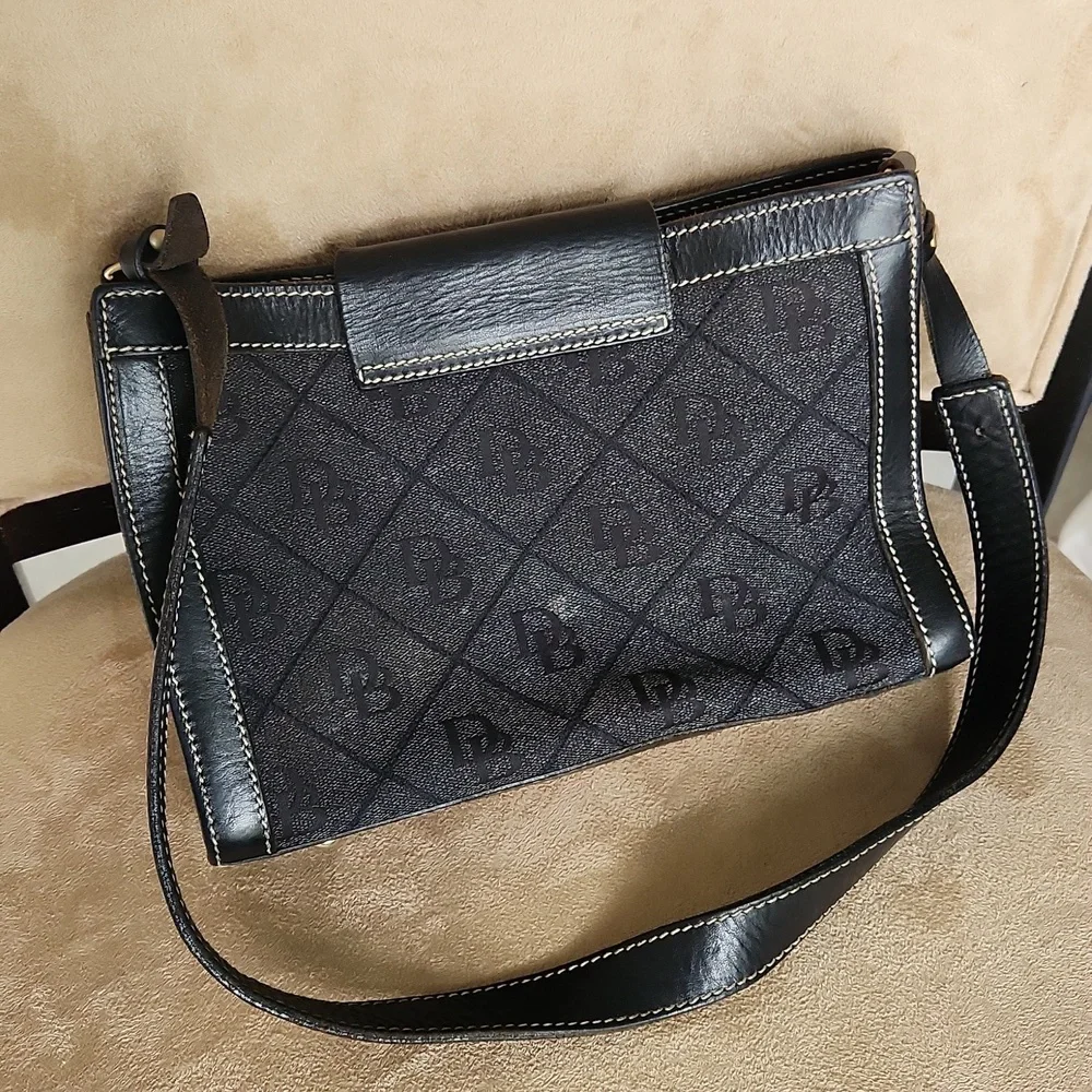 Dooney and Bourke ❤️ ring flap dark Grey canvas black leather shoulder bag - Picture 5 of 17